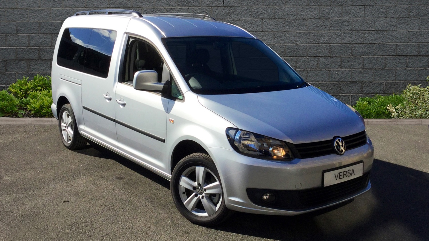 Used Volkswagen Caddy Maxi C20 Diesel 1.6 Tdi 102Ps Window Van WAV